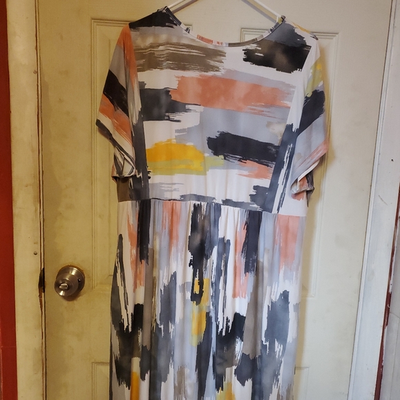 Egy California Women Dress. 3XLarge. Multicolored Roundneck Short-sleeved - Picture 4 of 8